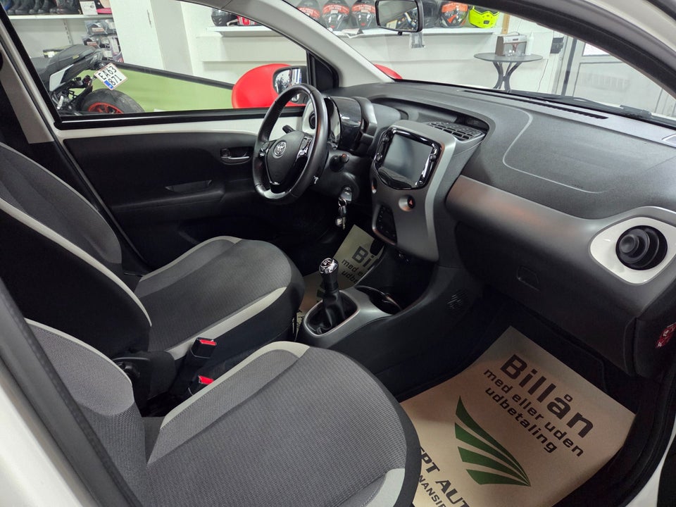 Toyota Aygo 1,0 VVT-i x-play Comfort 5d