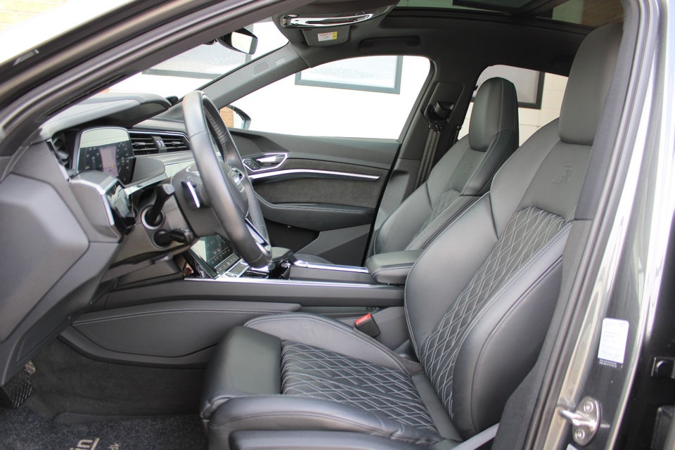 Audi e-tron 55 S-line Sportback quattro 5d