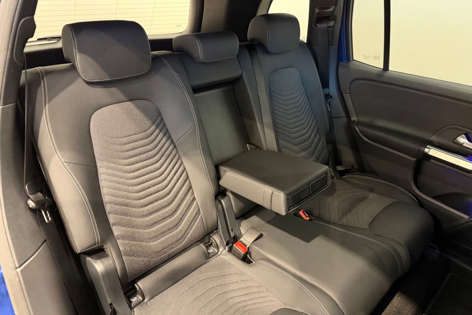 Mercedes EQB300 Progressive 4Matic 5d