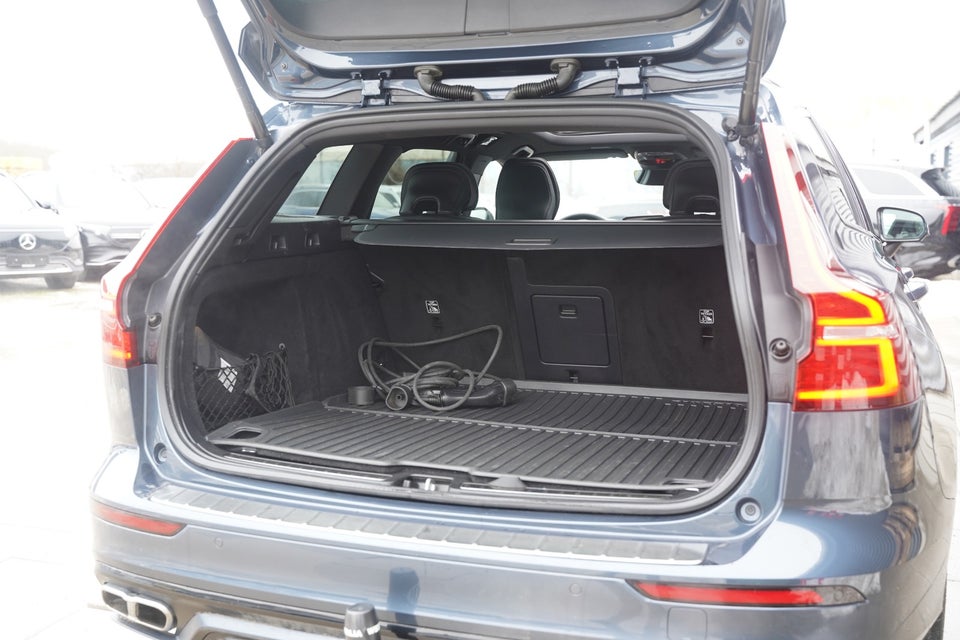 Volvo V60 2,0 T6 ReCharge R-Design aut. AWD 5d