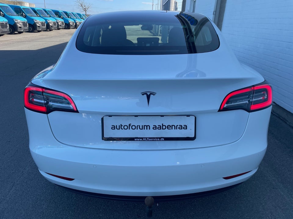 Tesla Model 3 Standard Range+ RWD 4d