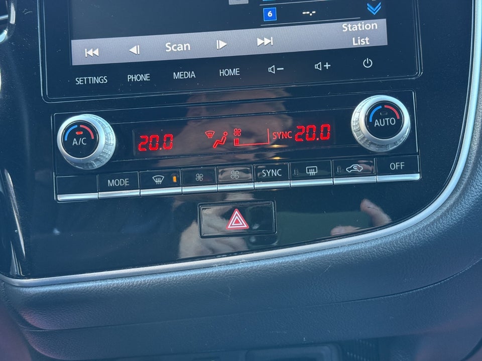 Mitsubishi Outlander 2,4 PHEV Instyle CVT 4WD 5d