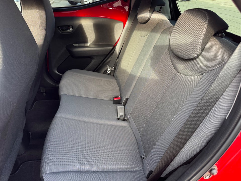 Toyota Aygo 1,0 VVT-i x-press 5d