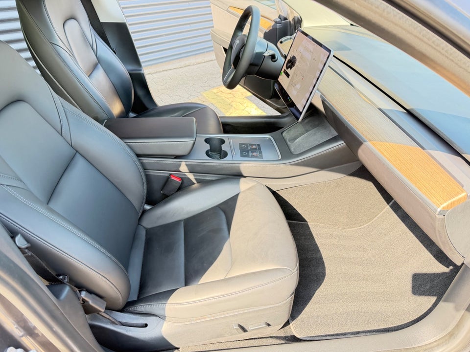 Tesla Model 3 Long Range AWD 4d