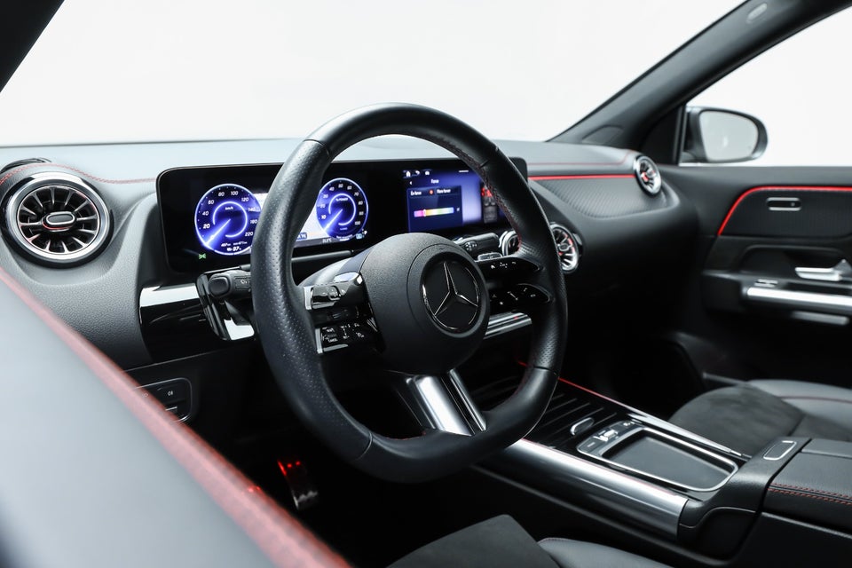 Mercedes EQA350 AMG Line 4Matic 5d