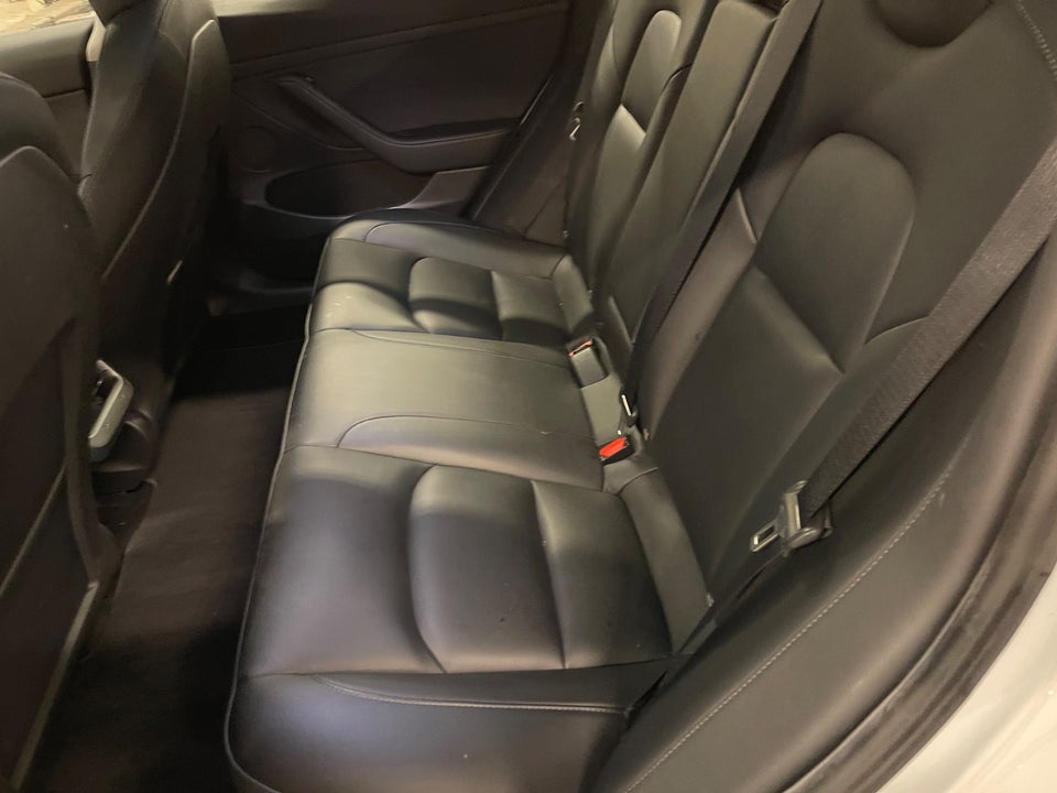 Tesla Model 3 RWD 4d