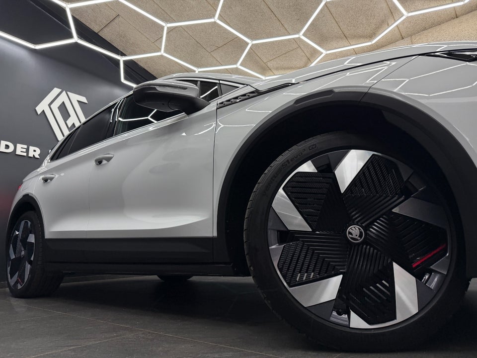 Skoda Elroq 85 iV Lodge 5d