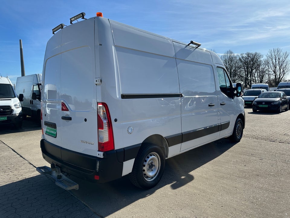 Renault Master IV T33 2,3 dCi 150 L2H2 Kassevogn