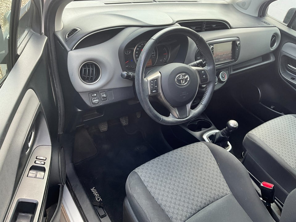Toyota Yaris 1,0 VVT-i T2 Komfort 5d