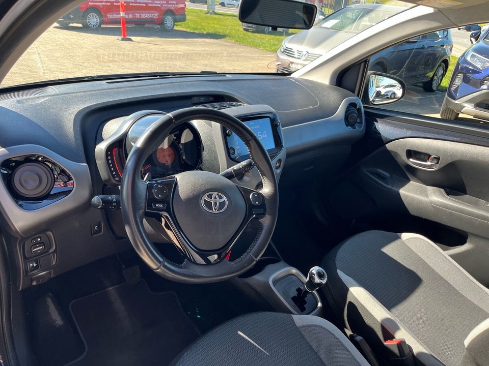 Toyota Aygo 1,0 VVT-i x-clusiv x-shift 5d
