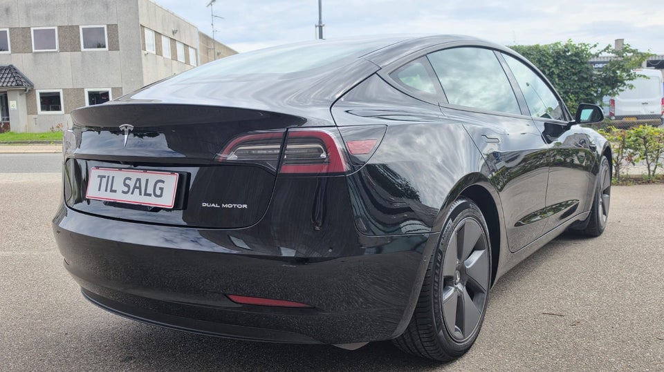 Tesla Model 3 Long Range AWD 4d