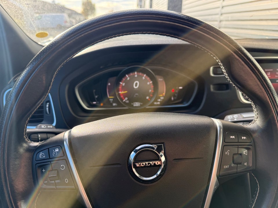Volvo V40 2,0 T4 190 R-Design 5d