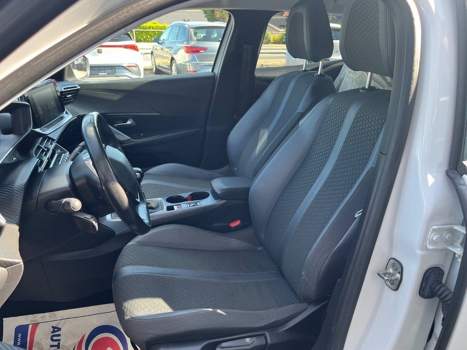 Peugeot 2008 1,5 BlueHDi 100 Allure Pack 5d