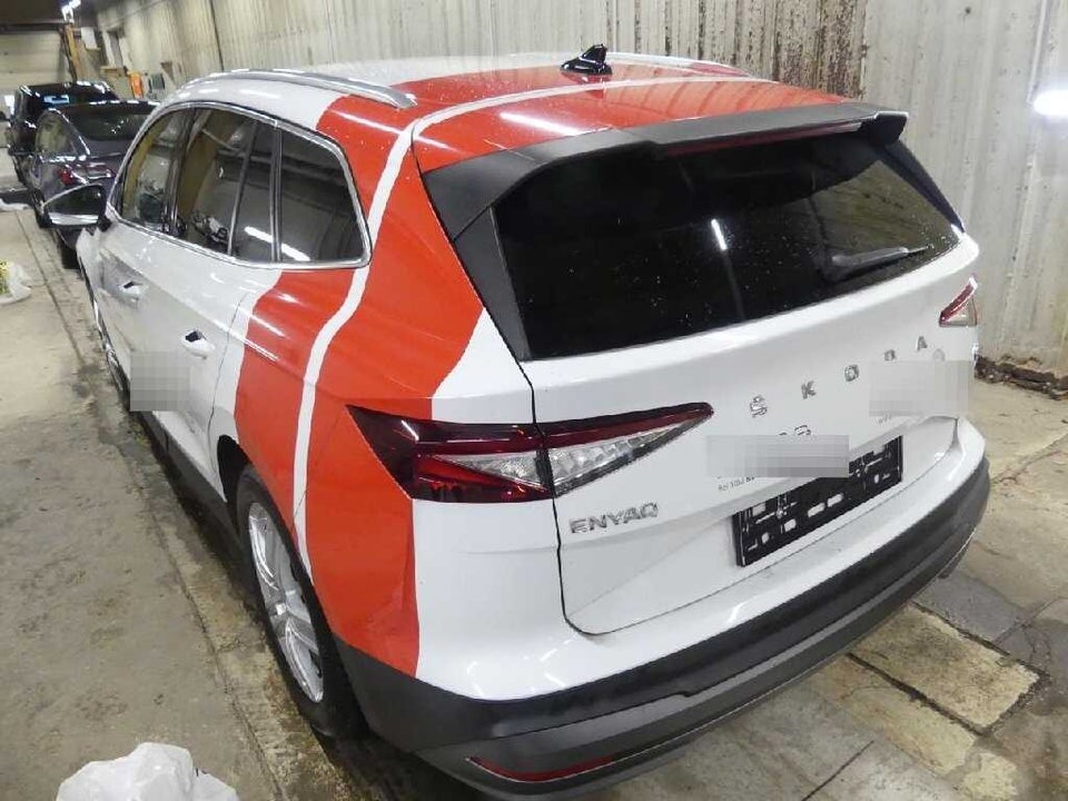 Skoda Enyaq 80 iV Plus Loft 5d