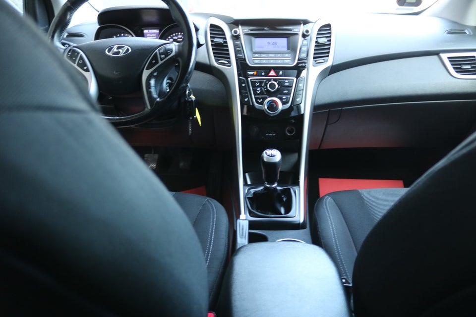 Hyundai i30 1,6 GDi XTR CW Eco 5d