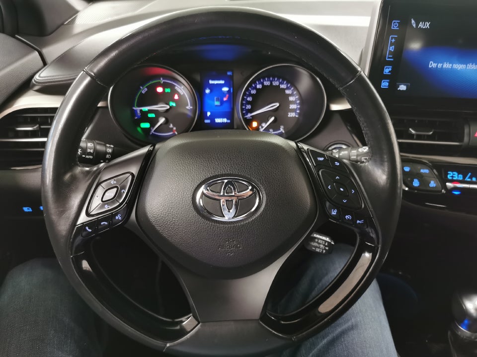 Toyota C-HR 1,8 Hybrid C-LUB Selected CVT 5d