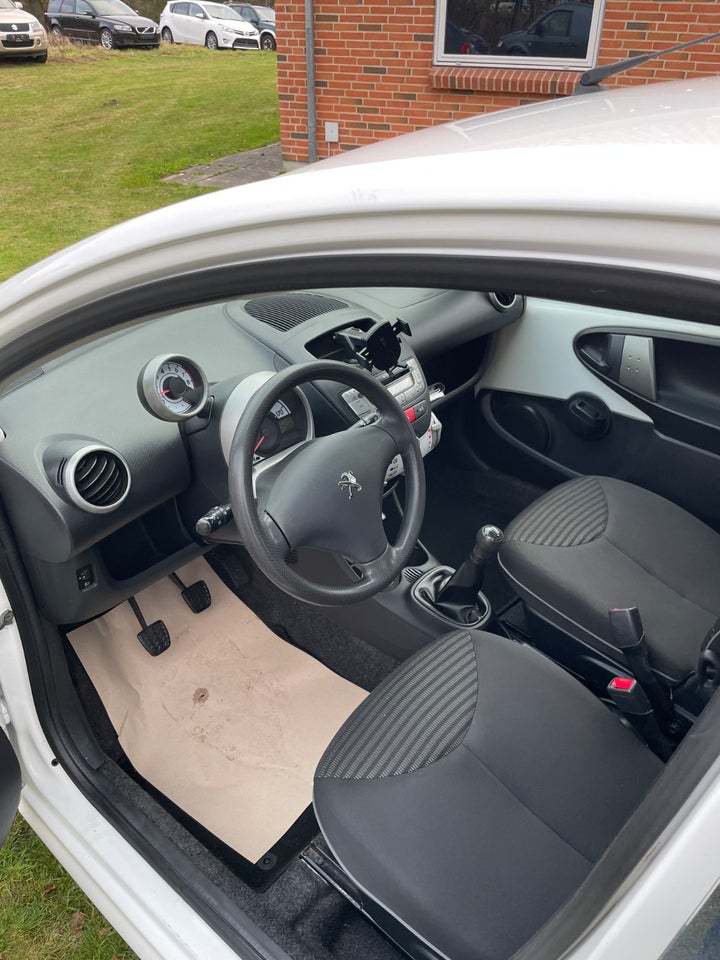 Peugeot 107 1,0 Active 5d