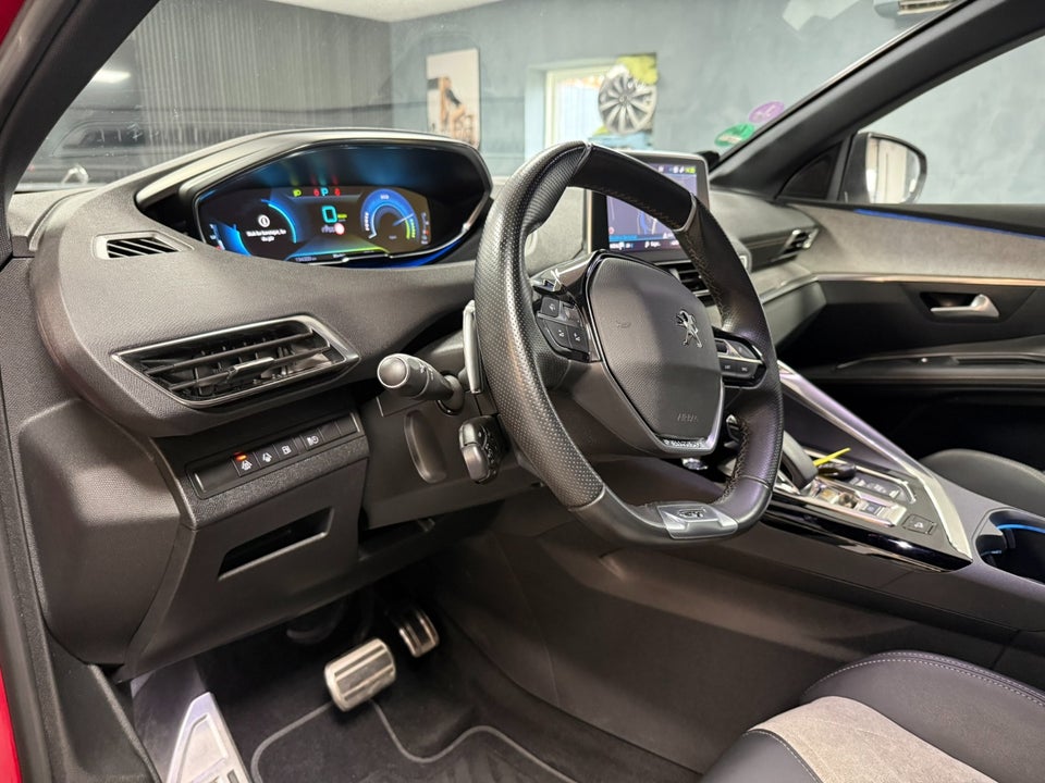 Peugeot 3008 1,6 Hybrid4 GT Pack EAT8 5d