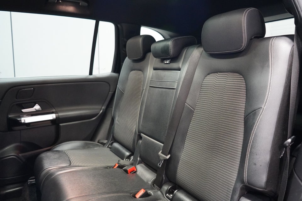 Mercedes EQB300 4Matic 7prs 5d