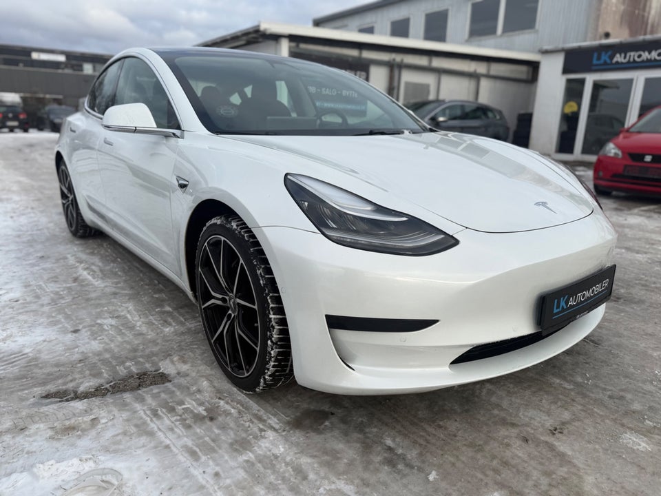 Tesla Model 3 Standard Range+ RWD 4d