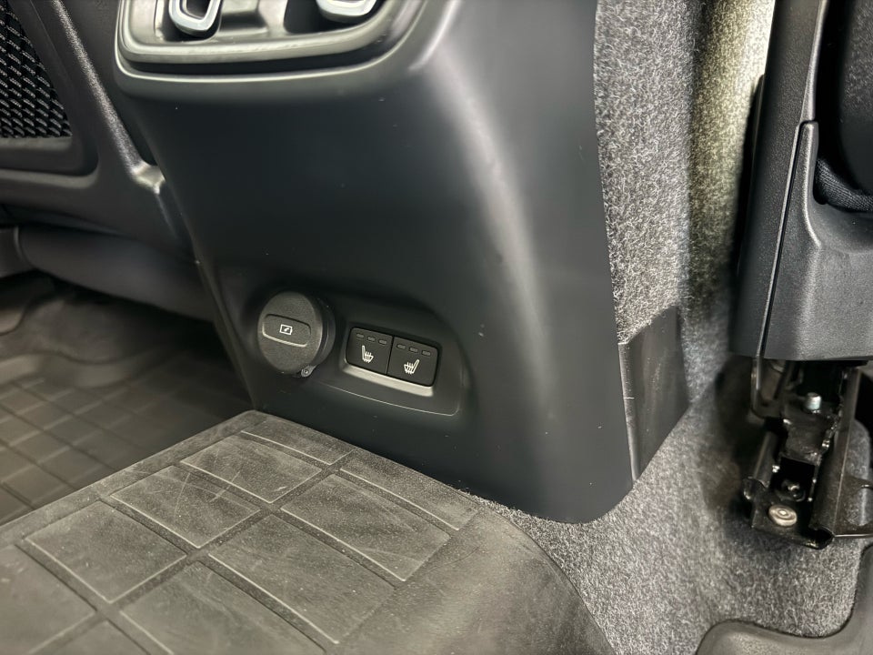 Volvo XC40 P6 ReCharge Pro 5d