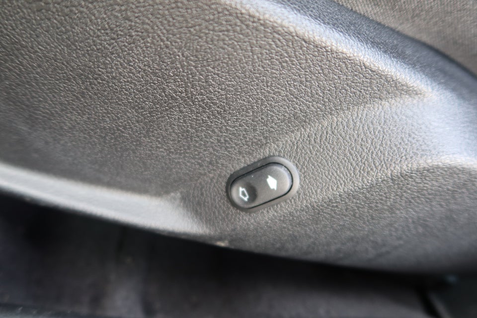 Ford Mondeo 2,0 TDCi 130 Ghia 5d