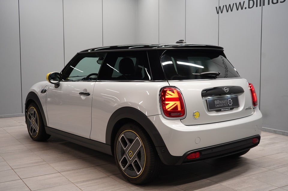 MINI Cooper SE Electric Trim 3d