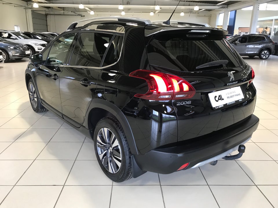 Peugeot 2008 1,2 PureTech 130 Allure+ 5d