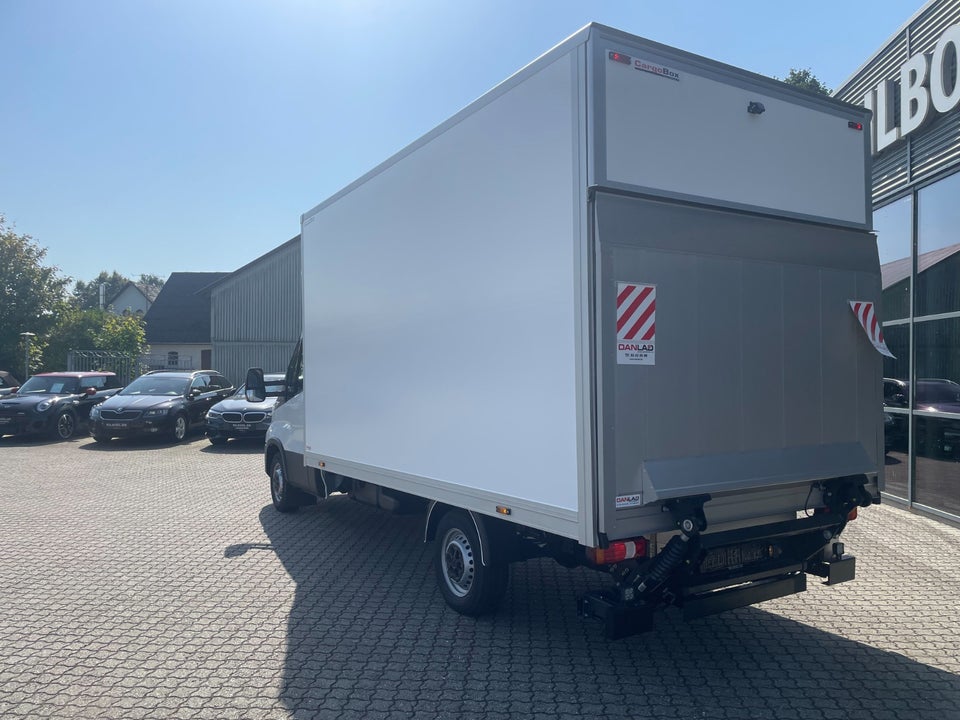 Iveco Daily 3,0 35S18 4100mm Box m/lift AG8