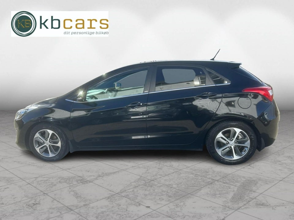 Hyundai i30 1,6 CRDi 110 EM-Edition 5d