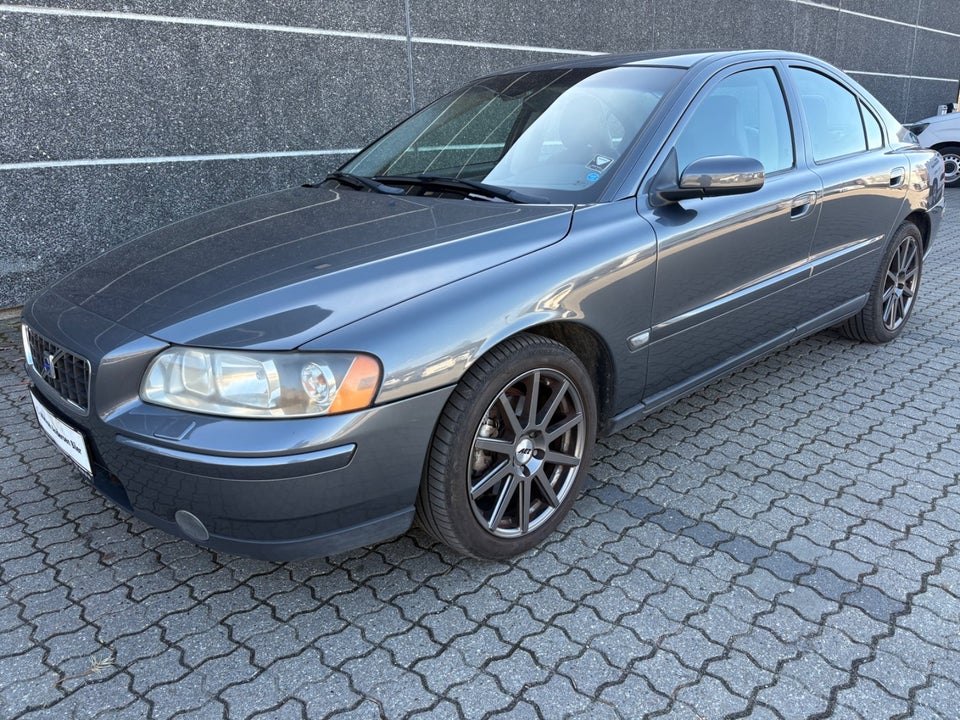 Volvo S60 2,4 170 Summum 4d