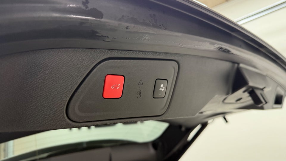 Peugeot 3008 1,6 Hybrid Allure Limited EAT8 5d