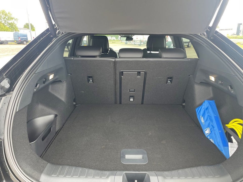 Ford Capri 84 Premium Extended Range AWD 5d