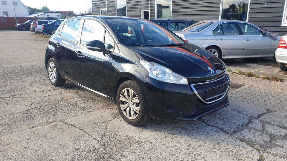 Peugeot 208 1,2 VTi Allure 5d