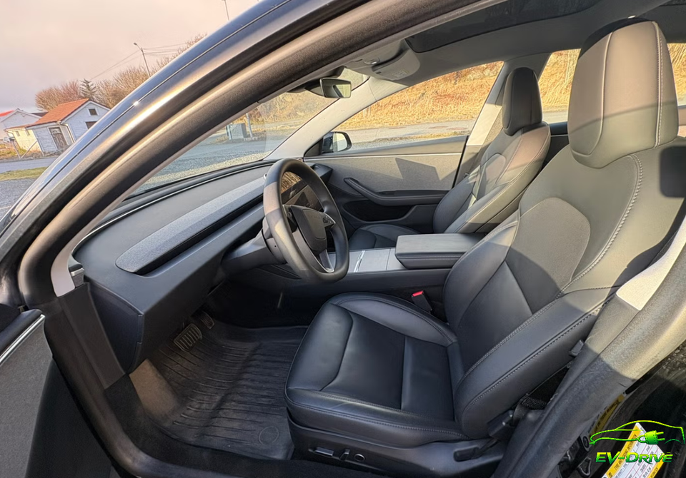 Tesla Model 3 RWD 4d