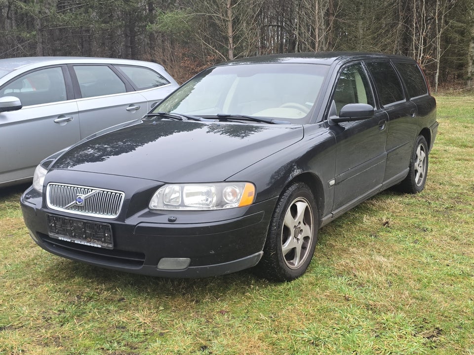 Volvo V70 2,4 170 Momentum aut. 5d