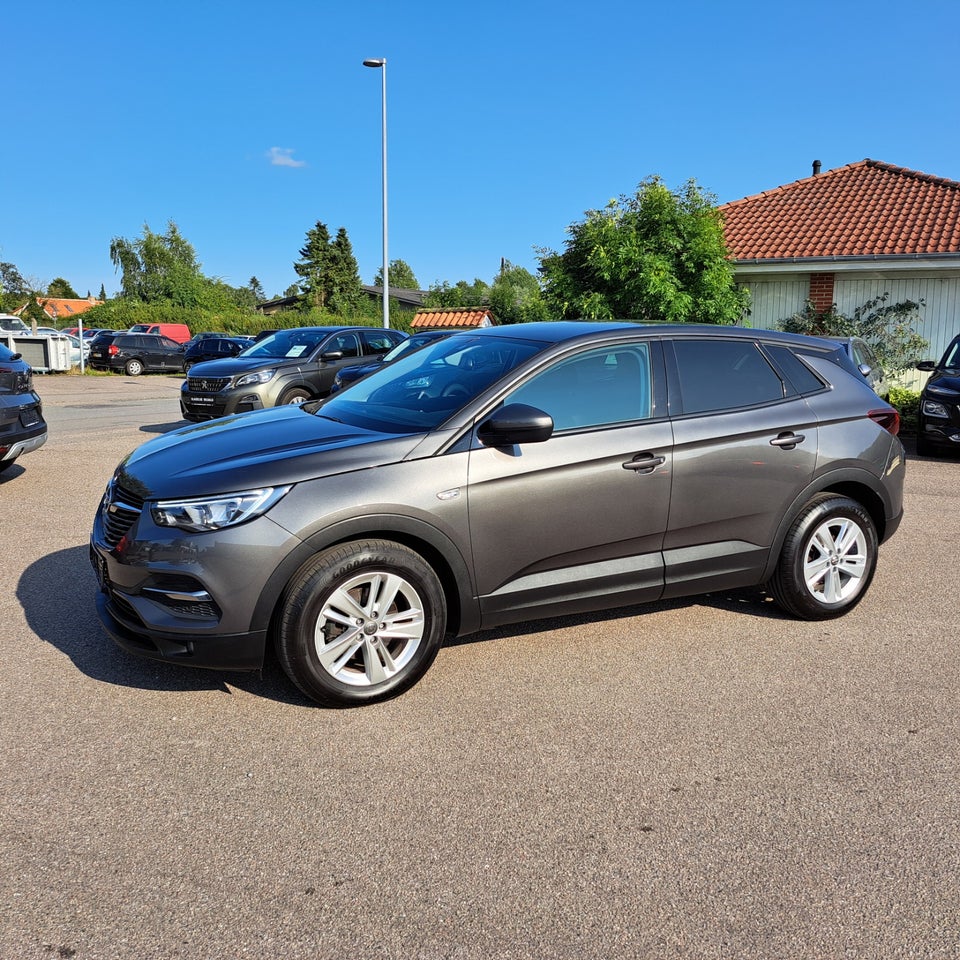 Opel Grandland X 1,2 T 130 Enjoy 5d