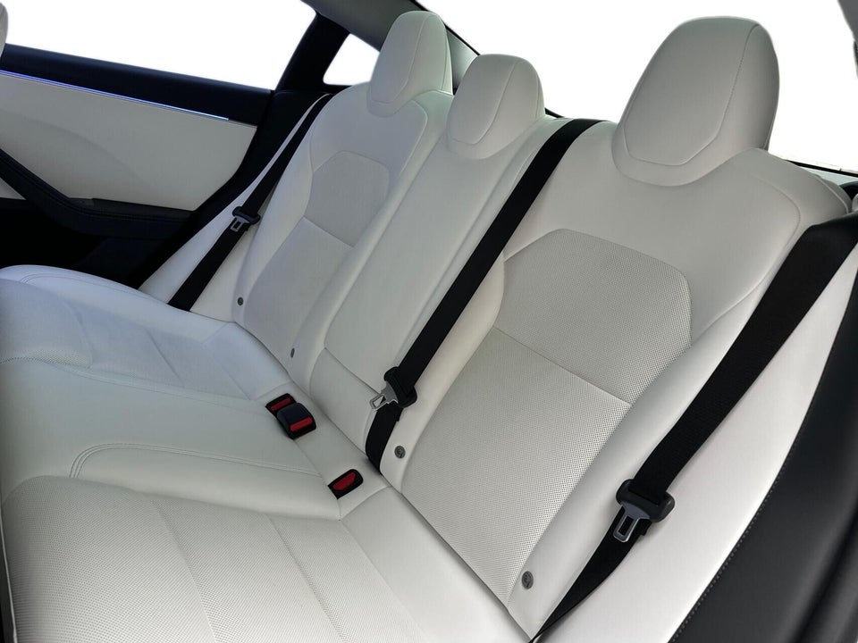 Tesla Model 3 RWD 4d