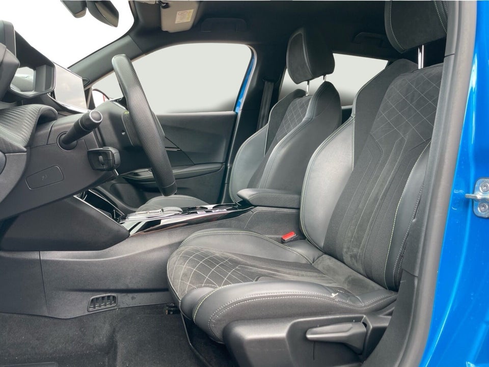 Peugeot e-2008 50 GT Premium 5d
