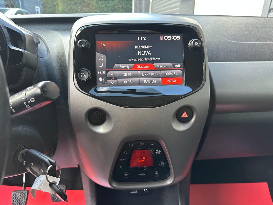 Toyota Aygo 1,0 VVT-i x-press 5d