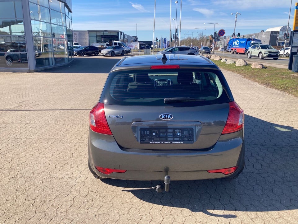 Kia Ceed 1,6 CVVT Motion aut. 5d