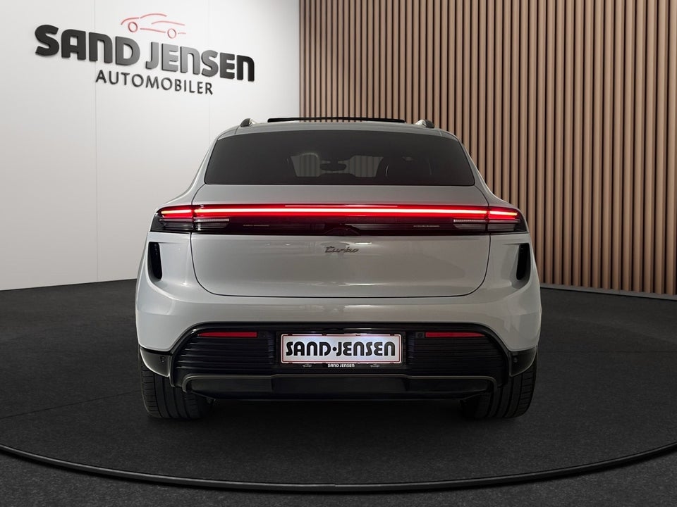 Porsche Macan Turbo 5d