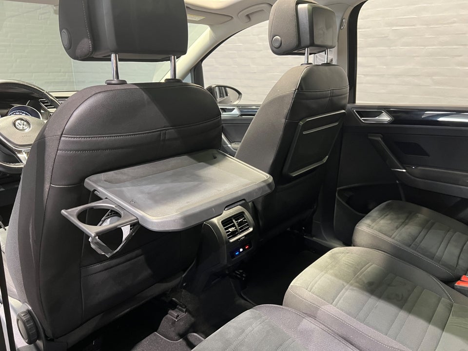 VW Touran 2,0 TDi 190 Highline R-line DSG 7prs 5d