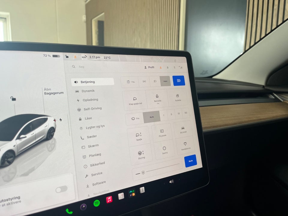 Tesla Model 3 Long Range AWD 4d