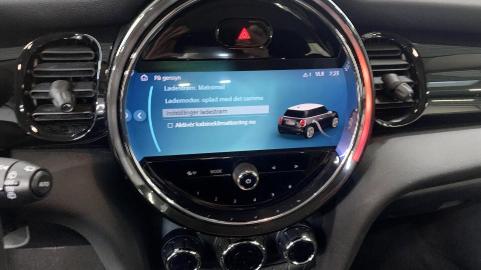 MINI Cooper SE Essential 3d