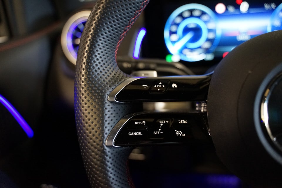 Mercedes EQB300 AMG Line 4Matic 5d