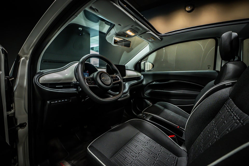 Fiat 500e 42 Icon Cabrio 2d