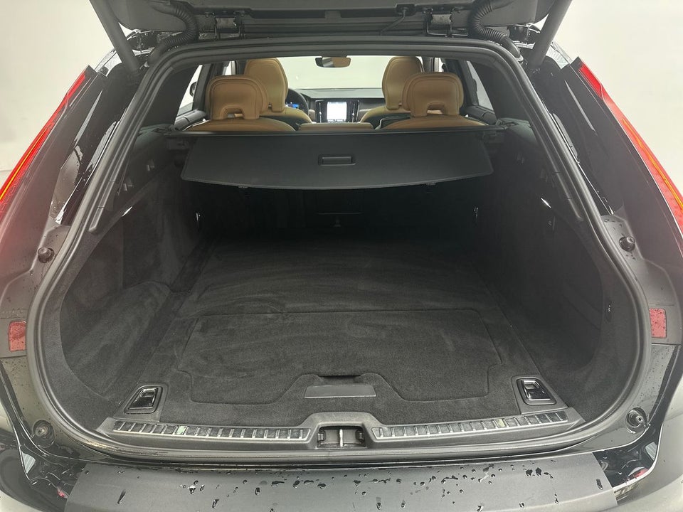 Volvo V90 2,0 T6 ReCharge Ultimate Dark aut. AWD 5d