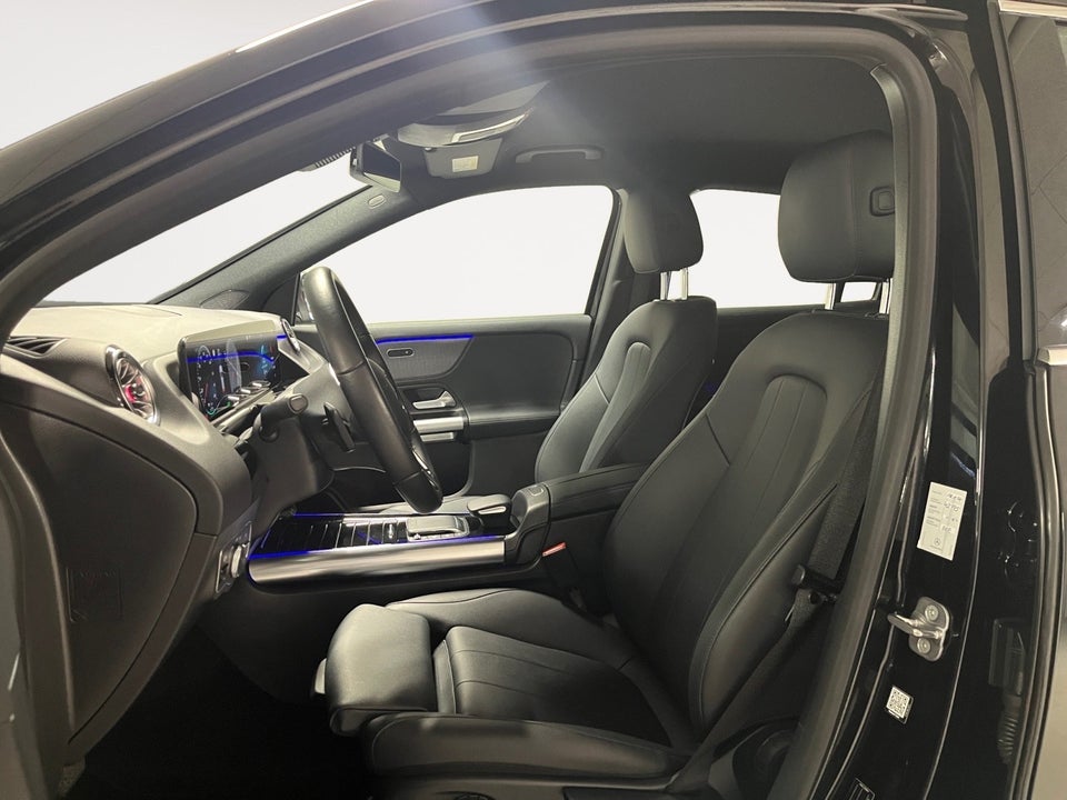 Mercedes EQA300 Progressive 4Matic 5d