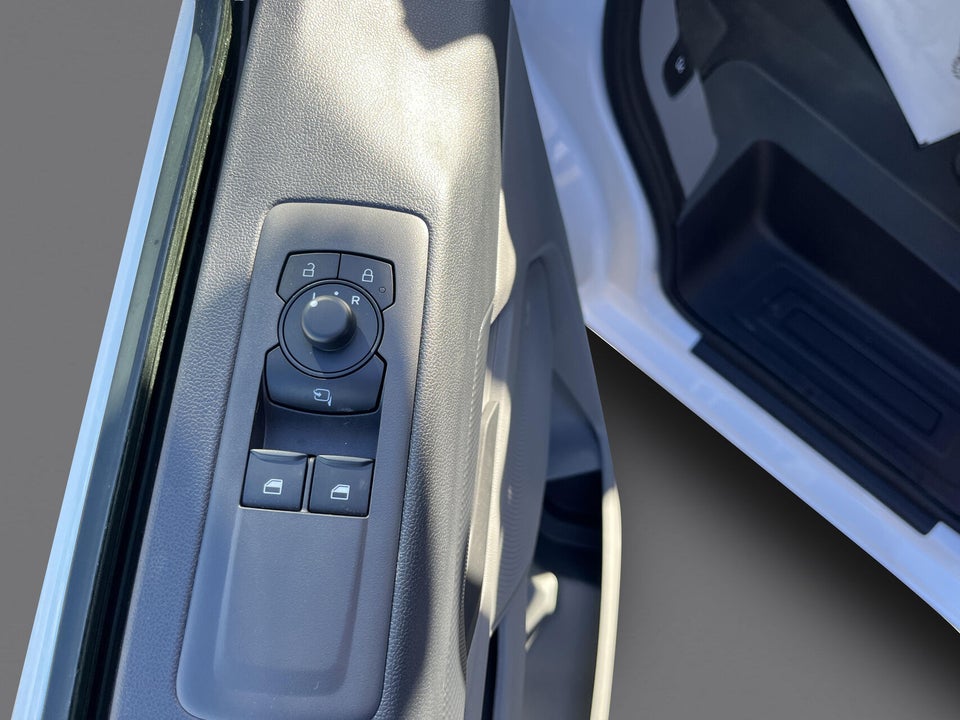 Ford E-Transit Custom 320S 64 Trend